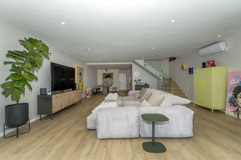 3 Bedroom Property for Sale in Camps Bay Western Cape